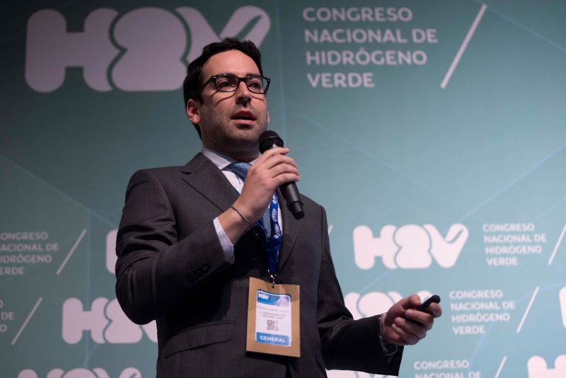 "J. Huesa Water Technology en el II Congreso Nacional de Hidrógeno Verde, destacando la importancia del agua en la producción de H2V."