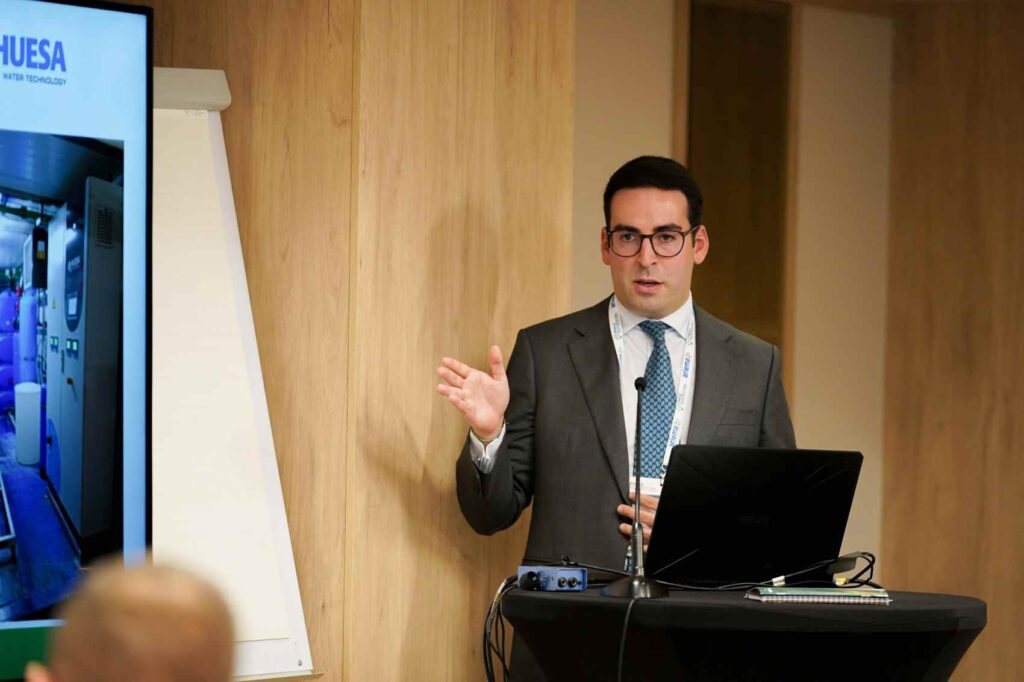 Pedro en ponencia PMH2